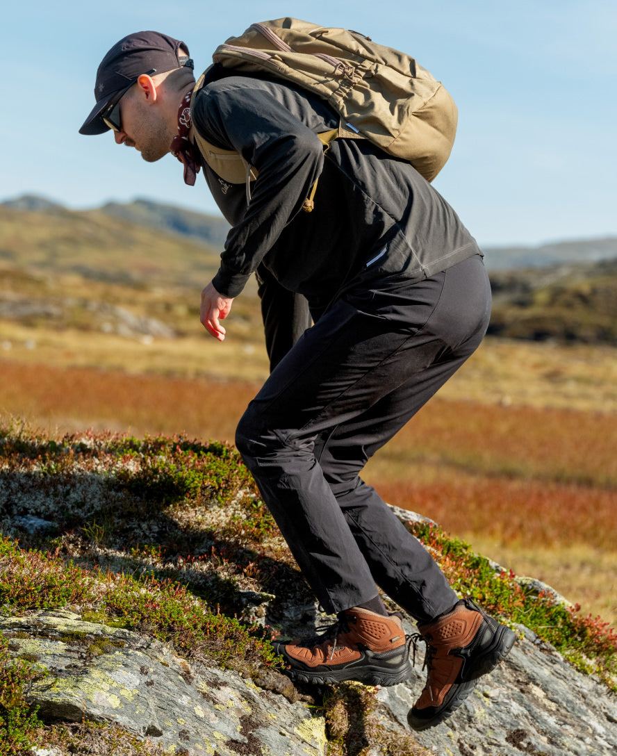 Keen Men's Targhee IV Waterproof Hiking Boot | Coyote/Gold Flame