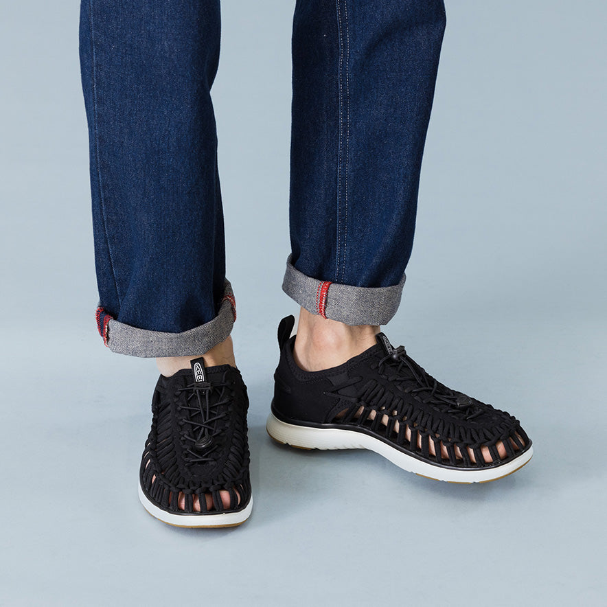 Keen Men's UNEEK O3 Sneaker Sandal | Black/Star White