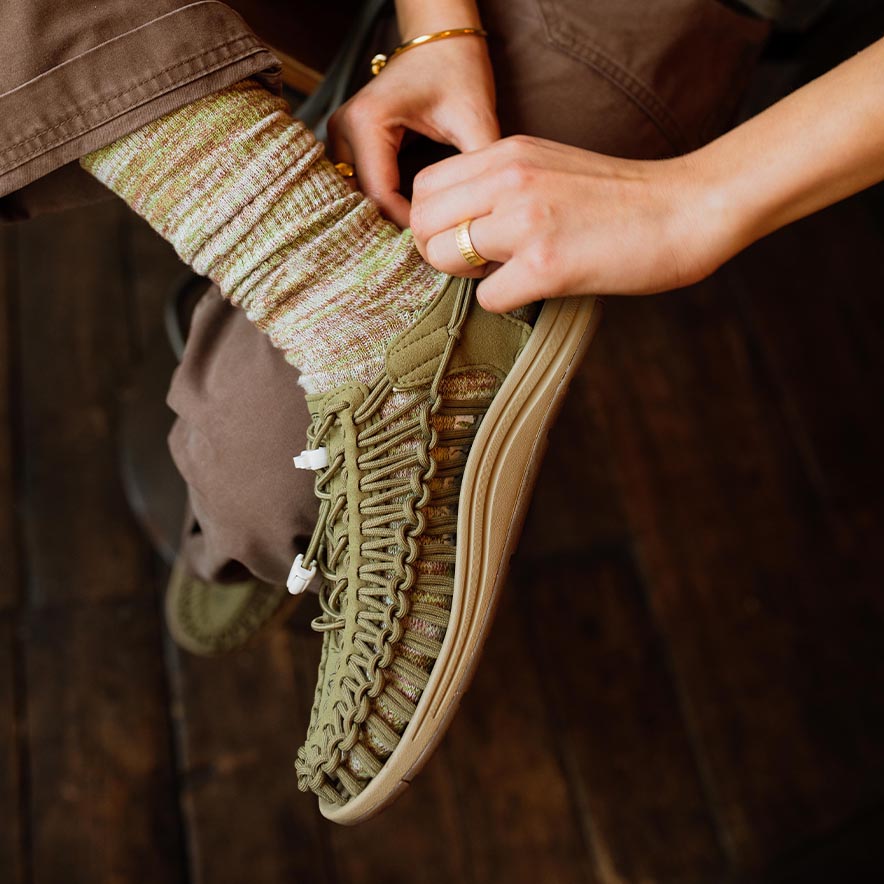 Keen Women's UNEEK Sneaker | Martini Olive/Safari