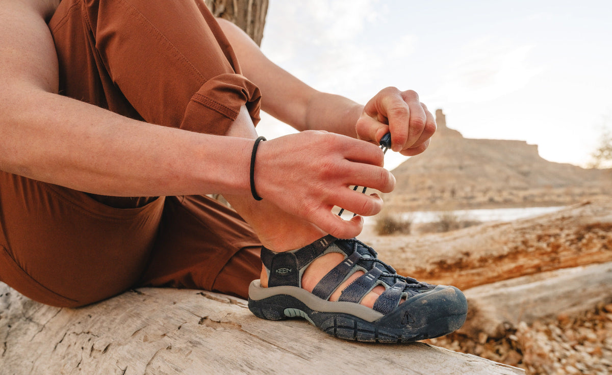 Keen Women's Newport H2 | Navy/Magnet