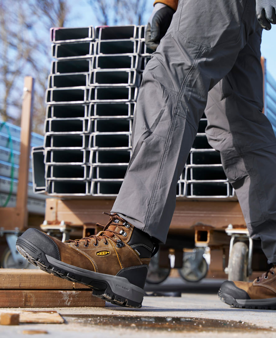 Keen Men's Evanston 6" Insulated Waterproof Boot (Carbon Toe) | Bison/Black