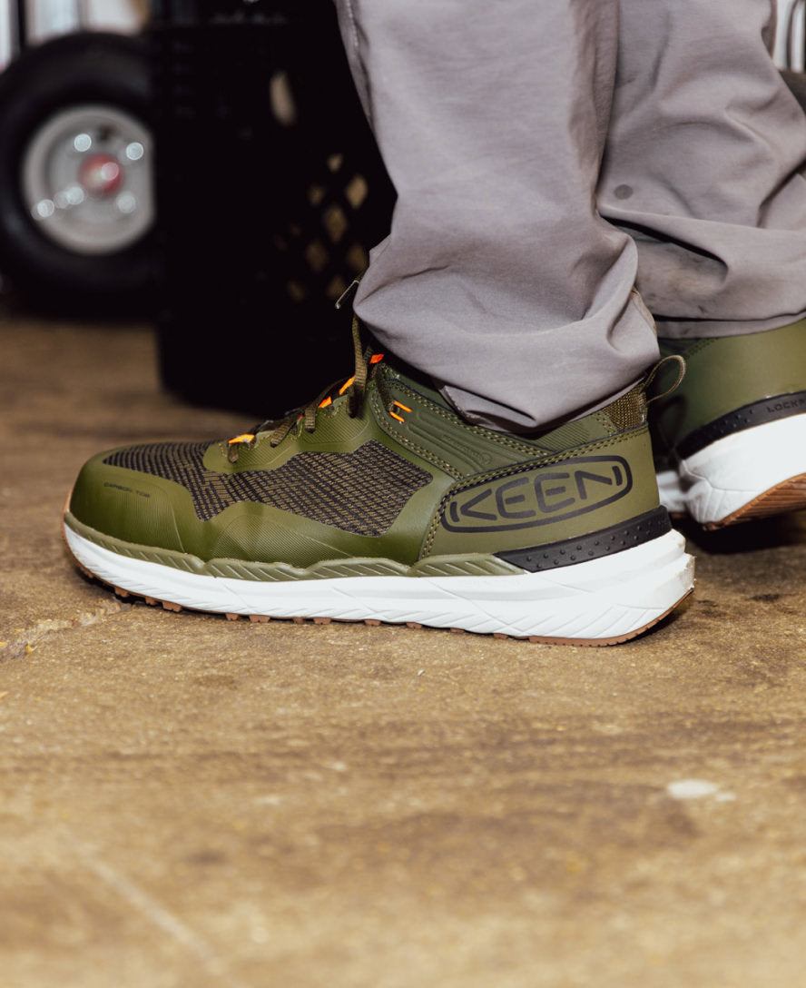 Keen Men's Synchro Waterproof Work Boot (Carbon Toe) | Forest Night/Gum