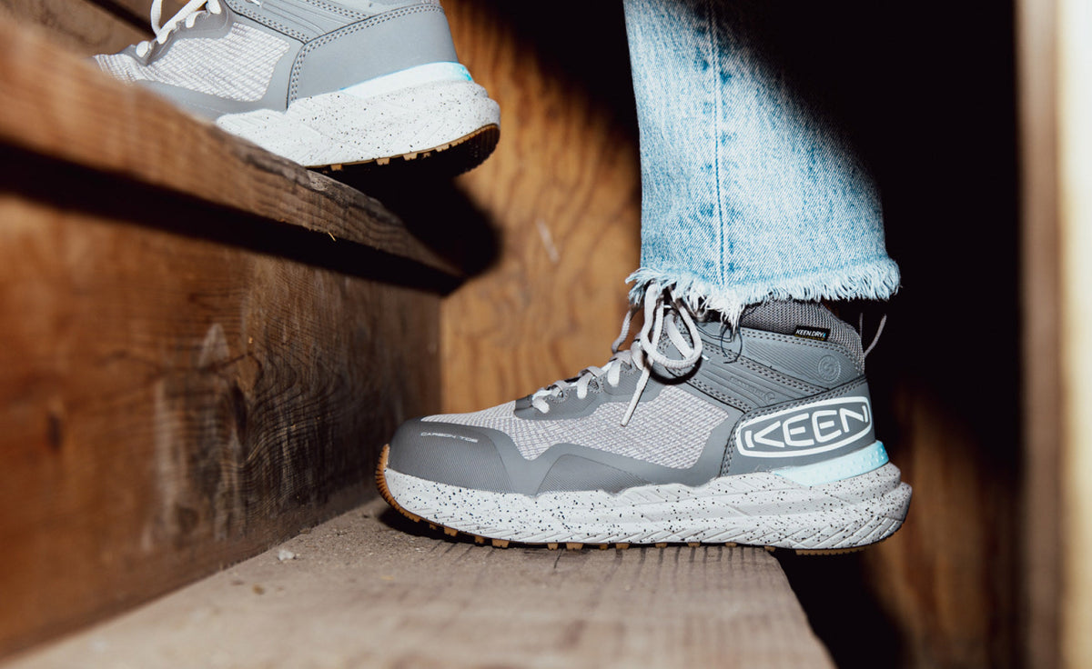 Keen Women's Synchro Waterproof Work Boot (Carbon Toe) | Steel Grey/Gum
