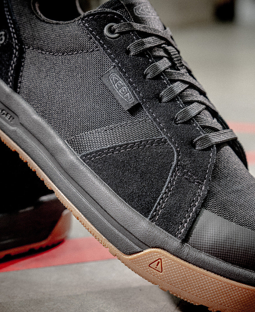 Keen Women's Kenton Work Shoe (Carbon Toe) | Black/Gum