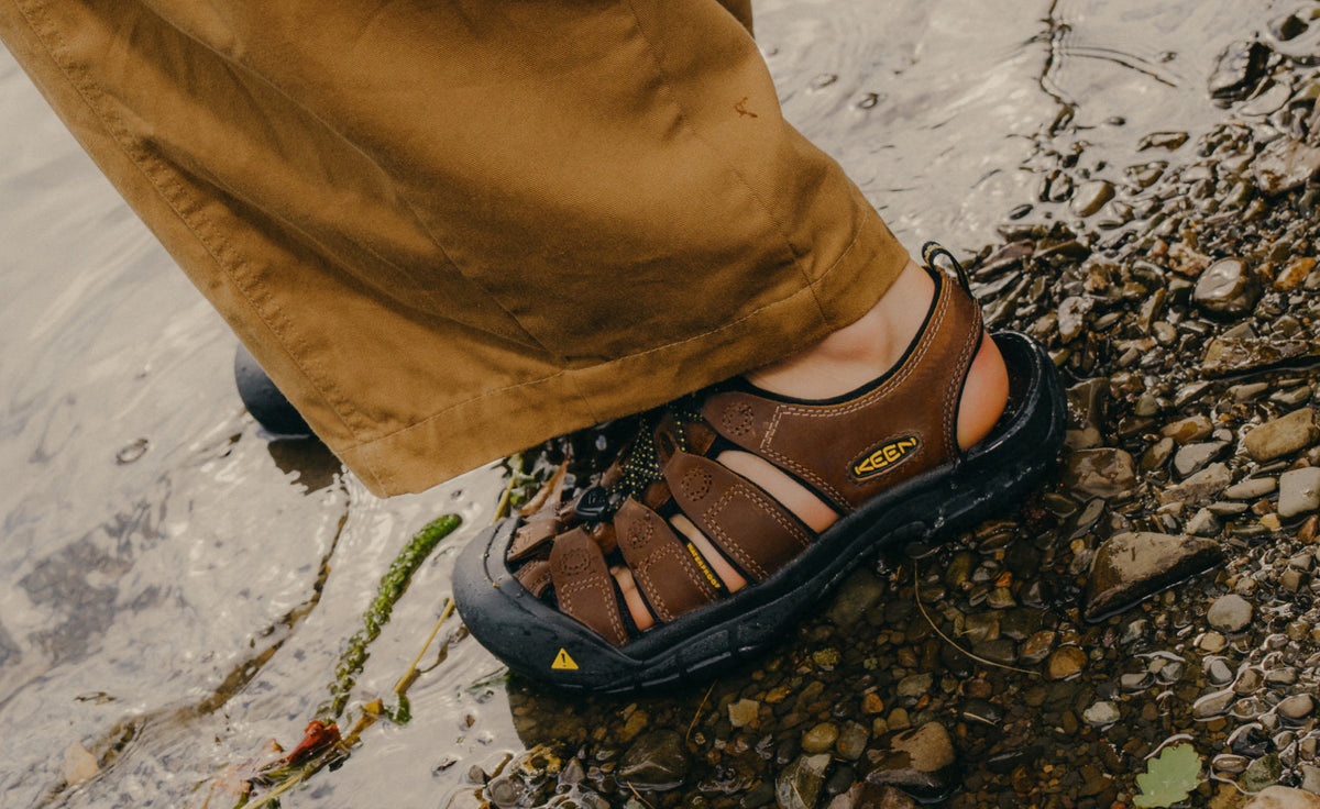 Keen Men's Newport Leather Sandal | Bison