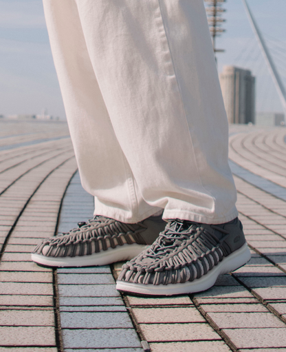 Keen Men's UNEEK O3 Sneaker Sandal | Birch/Star White
